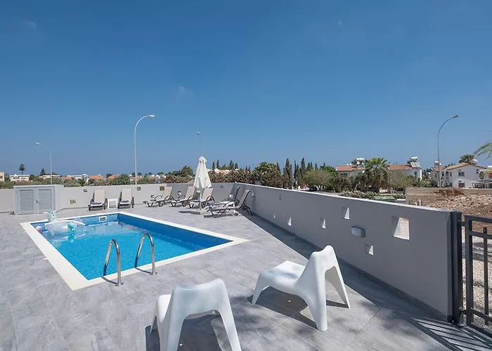 Miramar, Luxury And New 5bdr With Pool Protaras