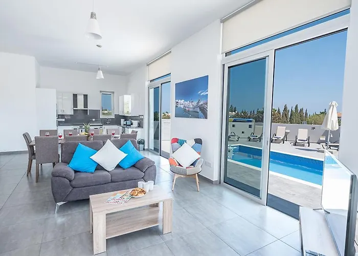 Miramar, Luxury And New 5bdr With Pool * Protaras