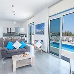 Miramar, Luxury And New 5bdr With Pool * Protaras
