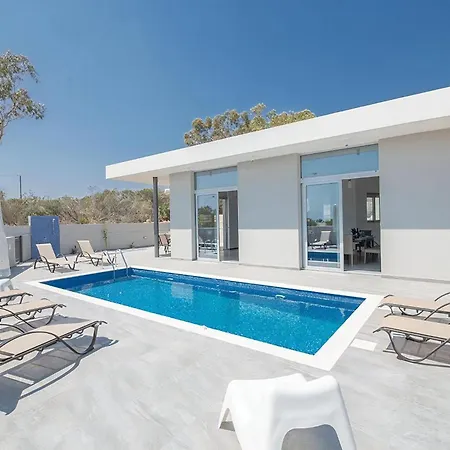 Miramar, Luxury And New 5bdr With Pool And Stunning Sea Views Villa