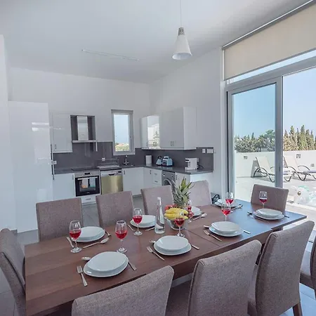Miramar, Luxury And New 5bdr With Pool