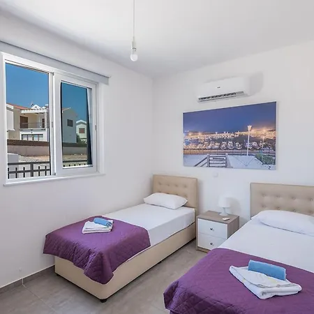 Villa Miramar, Luxury And New 5bdr With Pool Protaras