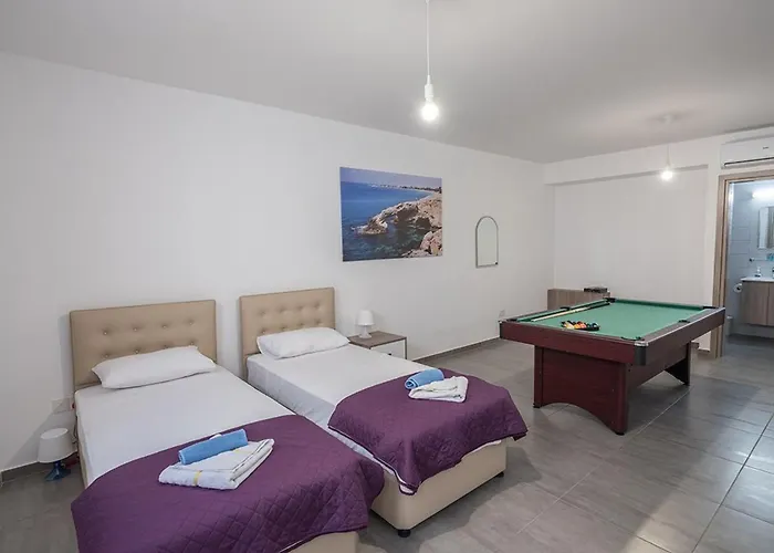 Miramar, Luxury And New 5bdr With Pool 빌라