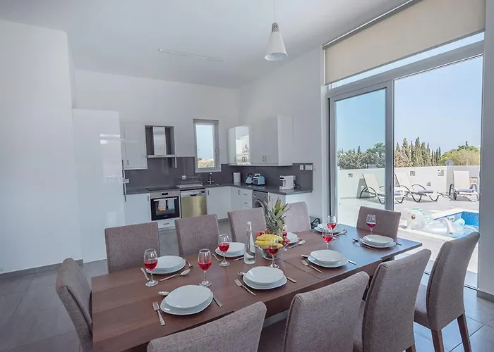 Miramar, Luxury And New 5bdr With Pool